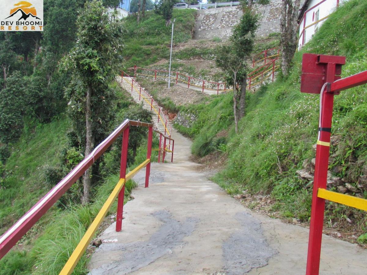 Dev Bhoomi Resort Kanatal Εξωτερικό φωτογραφία