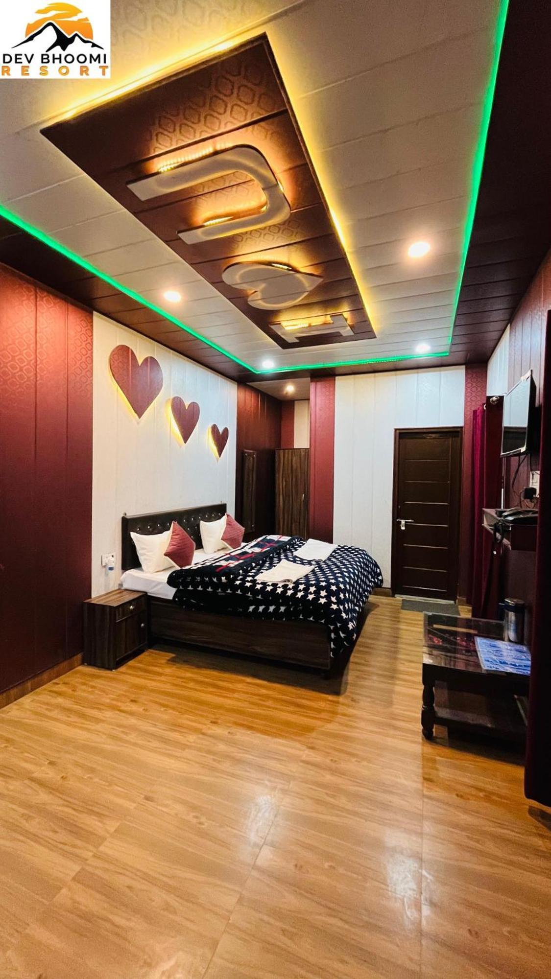 Dev Bhoomi Resort Kanatal Εξωτερικό φωτογραφία