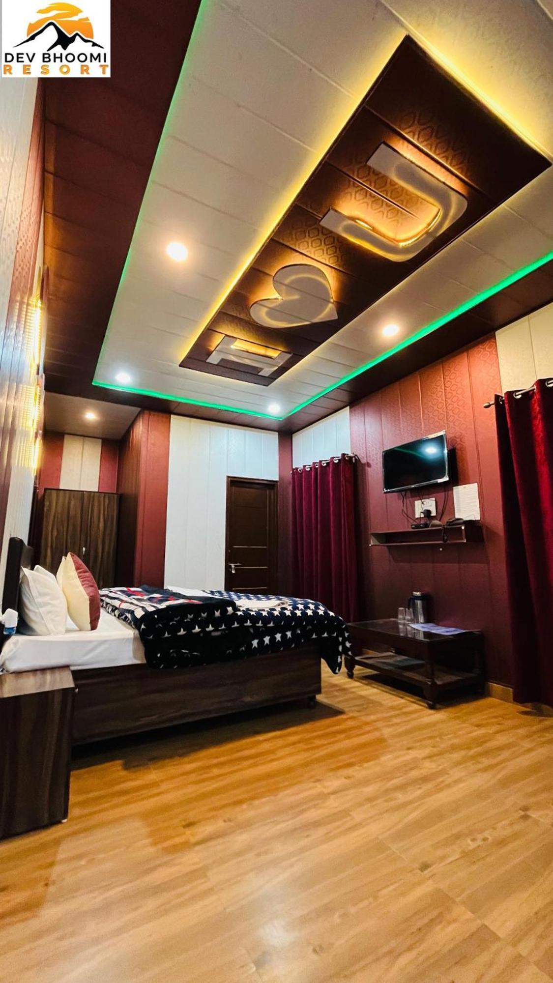 Dev Bhoomi Resort Kanatal Εξωτερικό φωτογραφία